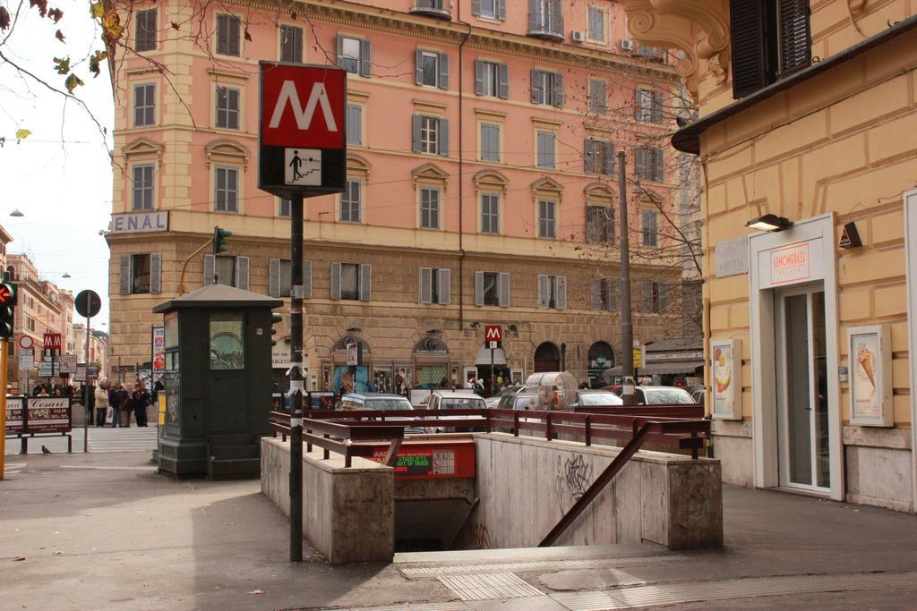 B-Cool (Adults Only) Bed & Breakfast Rome Bagian luar foto