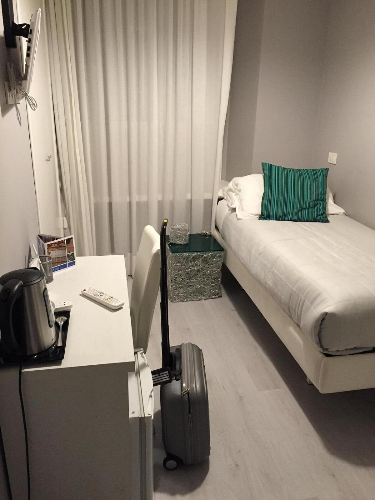 B-Cool (Adults Only) Bed & Breakfast Rome Bagian luar foto
